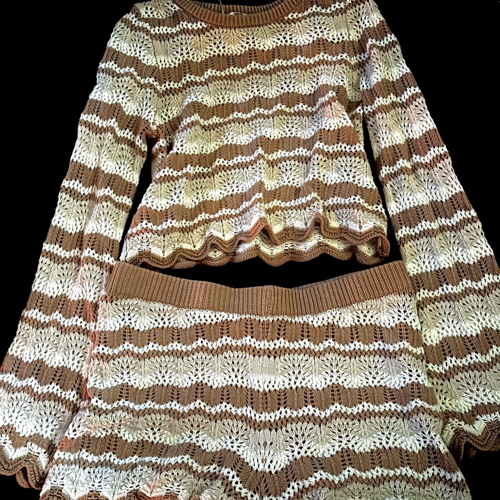 Hippie Rose Wavy Knit Set in Cream and Brown